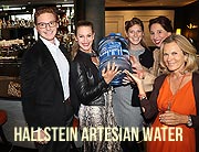 Auf ein Wasser mit den VIPs. Andrea L’Arronge, Lola Paltinger, Nina Meise, Uschi Dämmrich von Luttitz und Co.: Promi-Ladies feiern mit Hallstein Artesian Water den „Weltwassertag“ in München